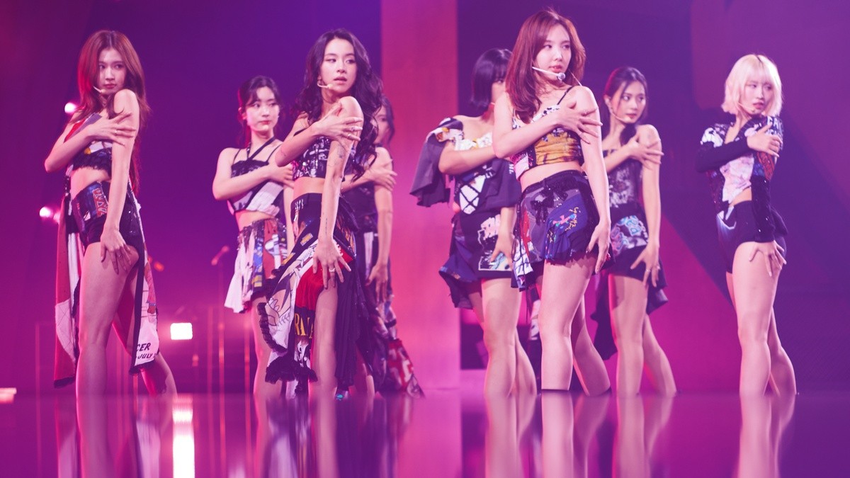 TWICE were sensational as the first K-pop group ever to perform on